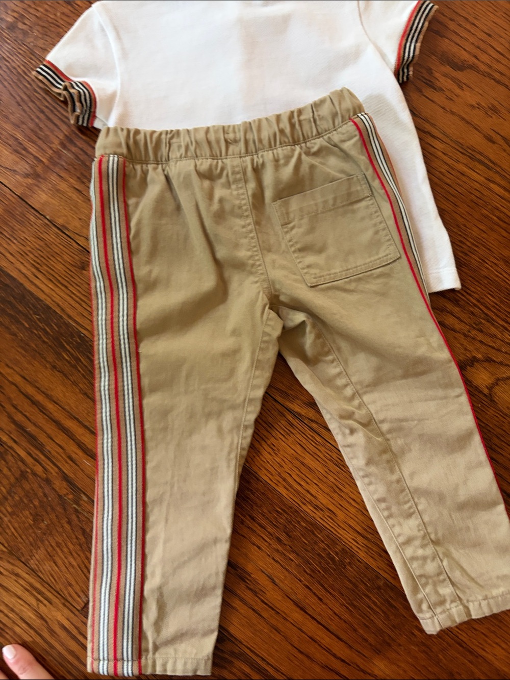 Burberry Set for Toddler - Picture 8 of 8